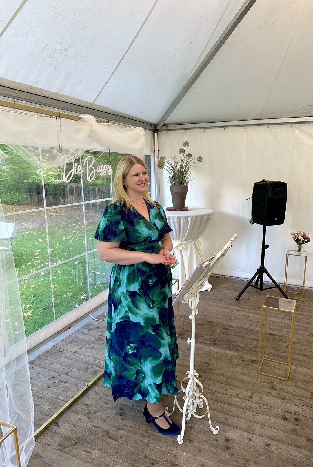 Freie Traurednerin bei einer Hochzeit im Hochzeitshaus in Aurich